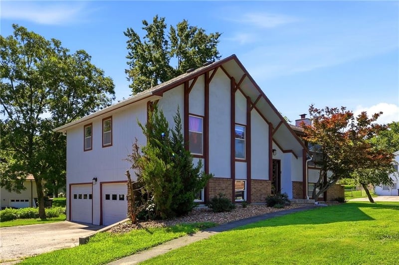 1424 Woodlawn Dr, Warrensburg, MO 64093