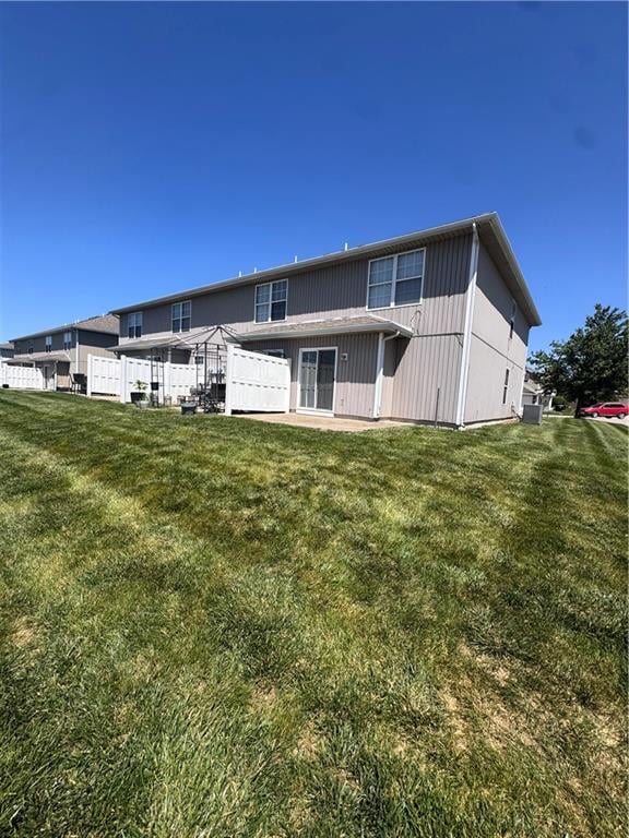 810-816 SW Peach Tree Ln, Blue Springs, MO 64064