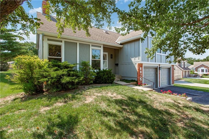 8075 Colony Ln, Lenexa, KS 66215