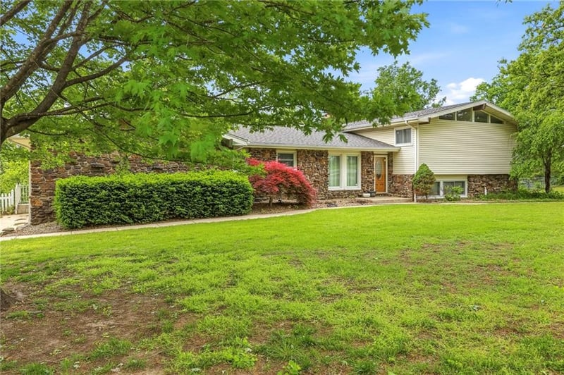 5740 Catalpa St, Springfield, MO 65809
