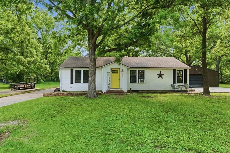 203 Ohio St, Archie, MO 64725