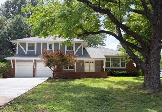 107 W 104th St, Kansas City, MO 64114