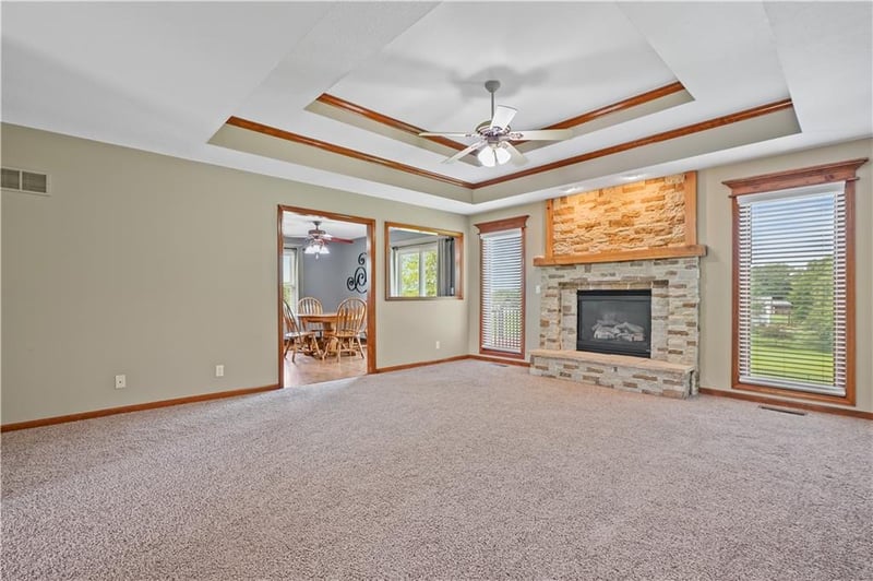 613 Birch St, Pleasant Hill, MO 64080
