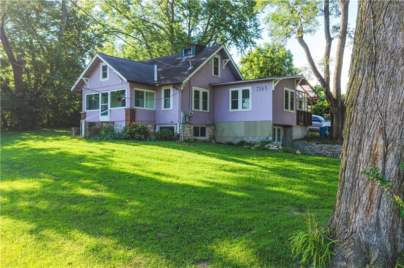 7165 Gibbs Rd, Kansas City, KS 66106