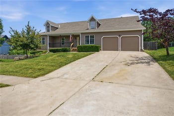 12104 E 78th Ter, Kansas City, MO 64138