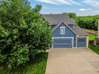 9425 N Harrison St, Kansas City, MO 64155