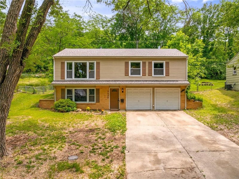 9929 Harrison St, Kansas City, MO 64131