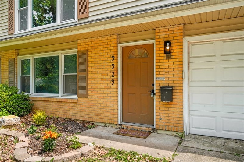 9929 Harrison St, Kansas City, MO 64131
