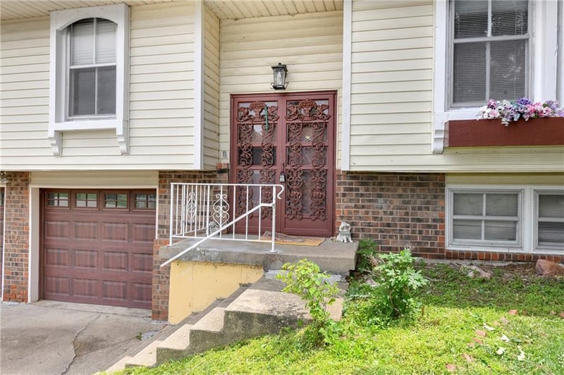 3417 Prather Rd, Kansas City, MO 64116
