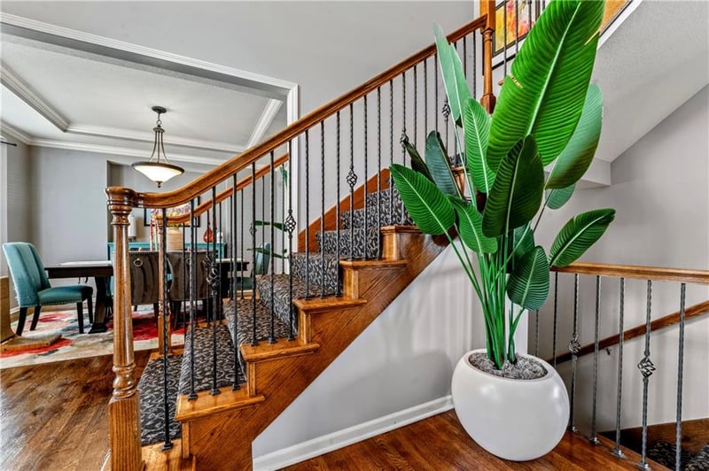 2221 Hawk View Rd, Lee's Summit, MO 64082