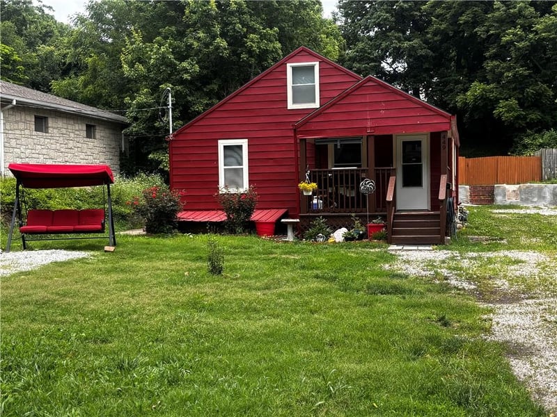 449 31st St, Kansas City, KS 66102
