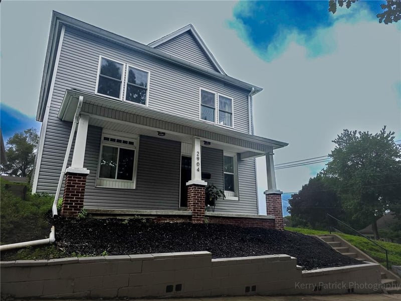2904 Charles St, St Joseph, MO 64501