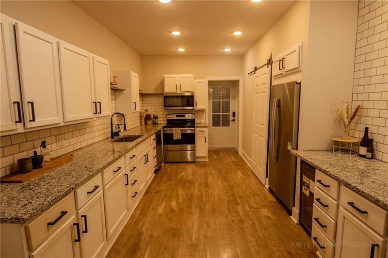 2904 Charles St, St Joseph, MO 64501