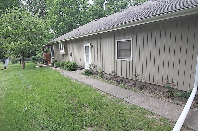 10012 E 72nd St, Kansas City, MO 64133
