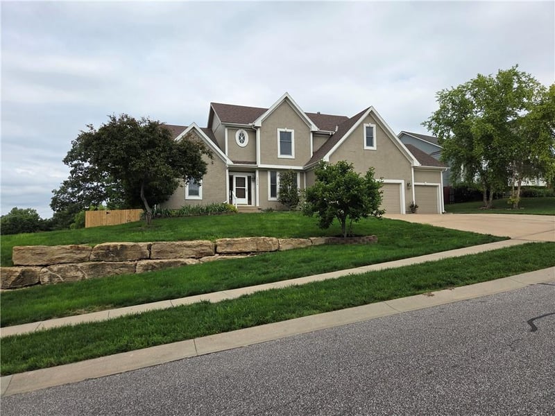 7024 Constance St, Shawnee, KS 66216