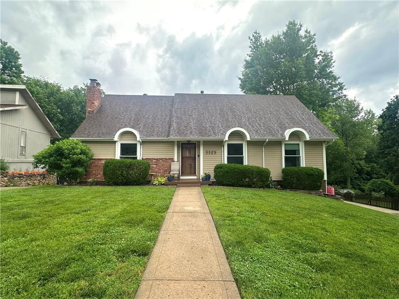 5523 NW Seminole Dr, Kansas City, MO 64152