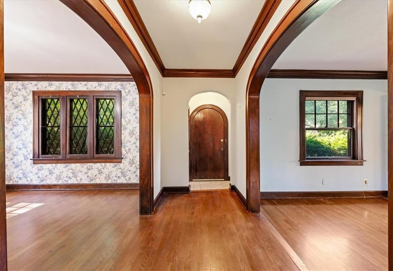 627 W 70 St, Kansas City, MO 64113