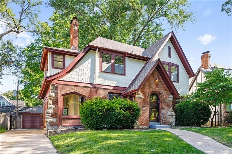 627 W 70 St, Kansas City, MO 64113