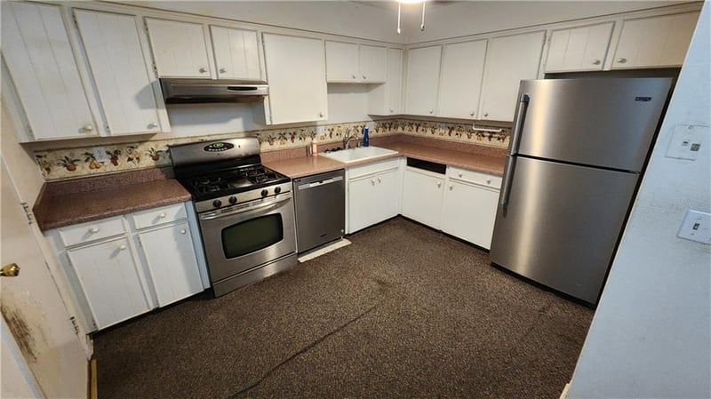 8648 W 108th Pl, Overland Park, KS 66210