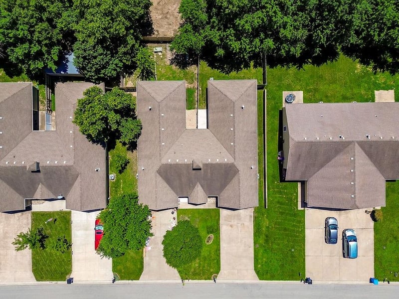 2210 Sycamore St, Tonganoxie, KS 66086