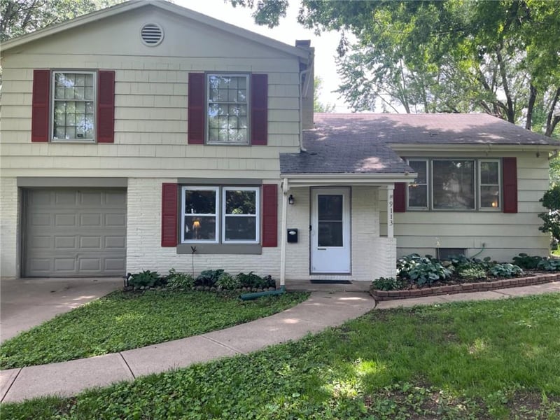 9113 90th Ter, Overland Park, KS 66212