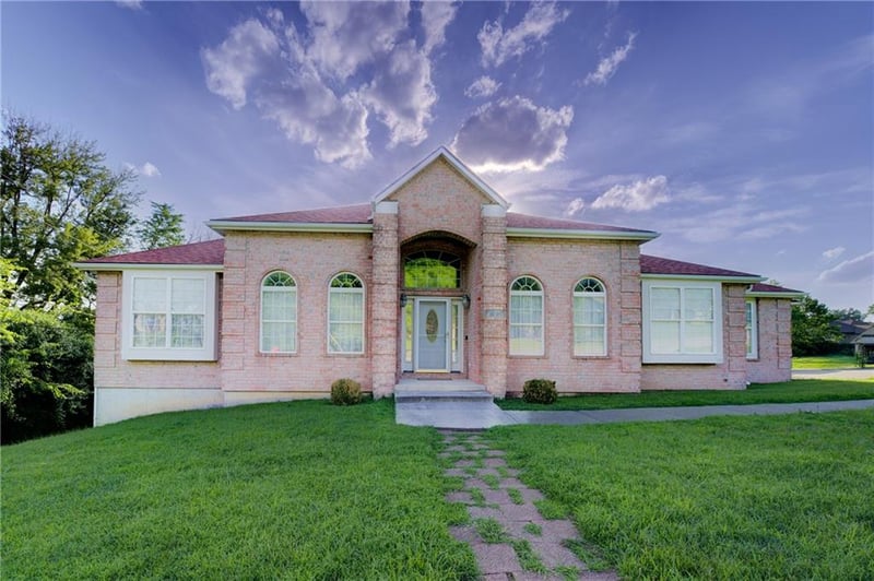 7430 Manchester Ave, Kansas City, MO 64133