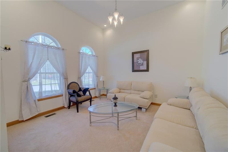 7430 Manchester Ave, Kansas City, MO 64133