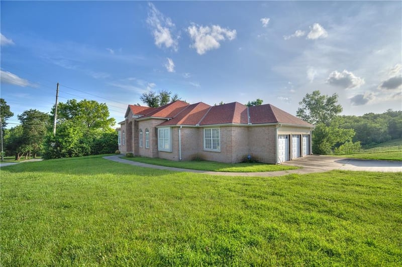 7430 Manchester Ave, Kansas City, MO 64133