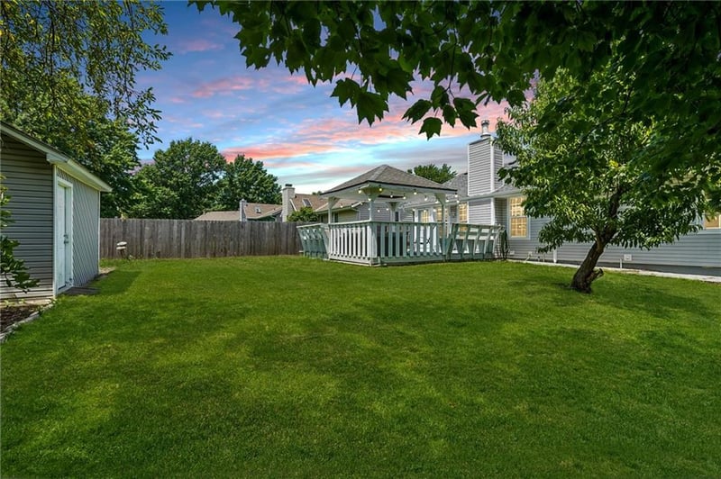 109 NW 101st Pl, Kansas City, MO 64155