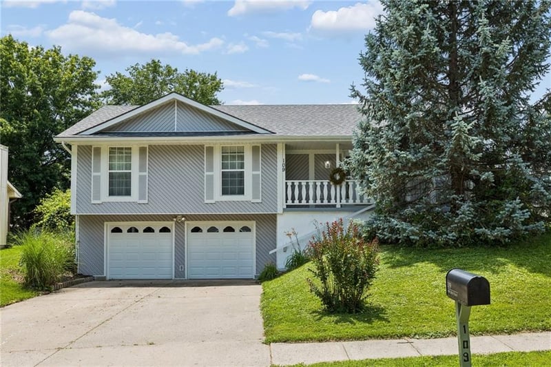 109 NW 101st Pl, Kansas City, MO 64155