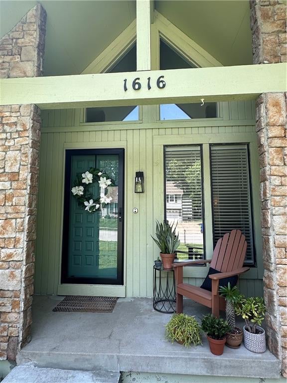 1616 Ridgeview Dr, Lee's Summit, MO 64086