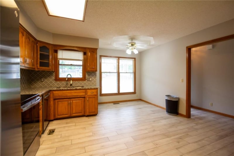 1213 Milwaukee St, Excelsior Springs, MO 64024