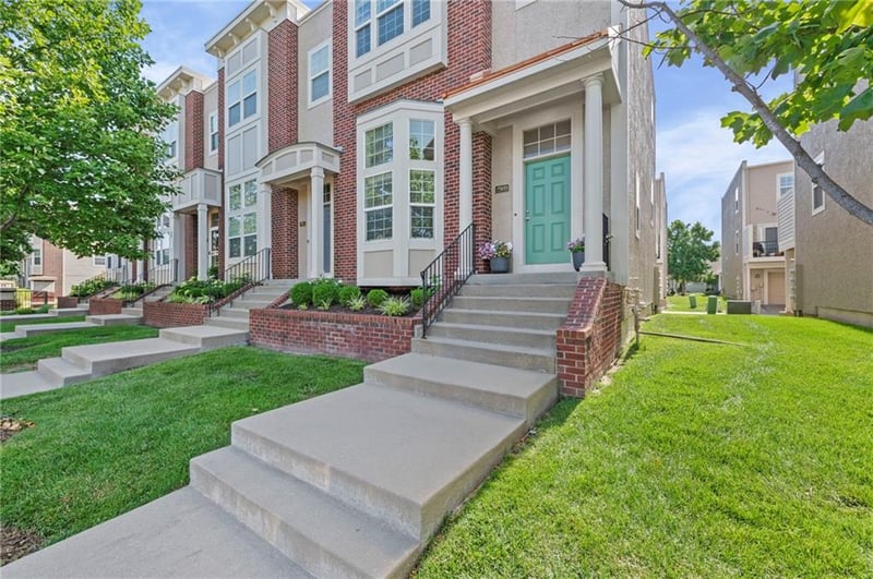 2909 Swift St, North Kansas City, MO 64116