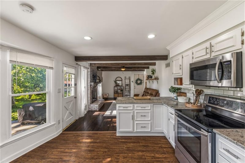 12819 Cambridge Ave, Grandview, MO 64030