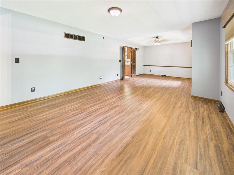 41 360th Rd, Warrensburg, MO 64093