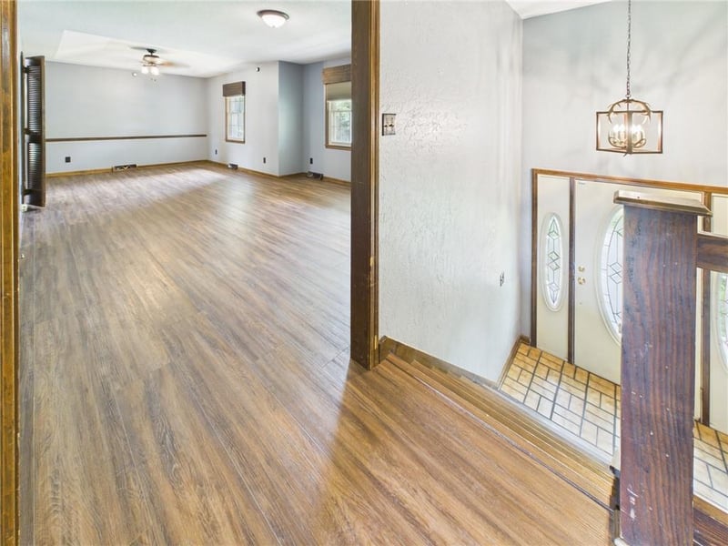 41 360th Rd, Warrensburg, MO 64093