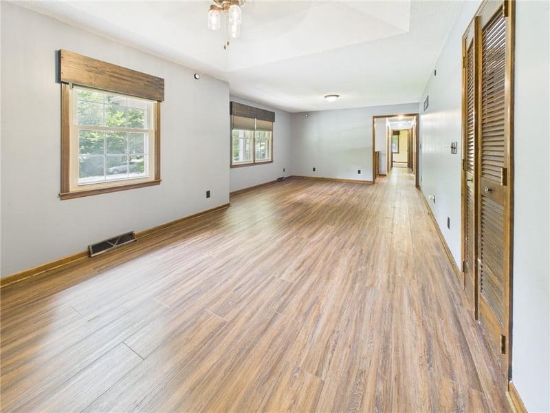 41 360th Rd, Warrensburg, MO 64093