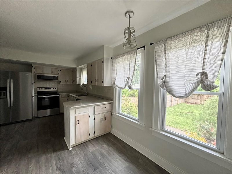 3123 Jules St, St Joseph, MO 64501