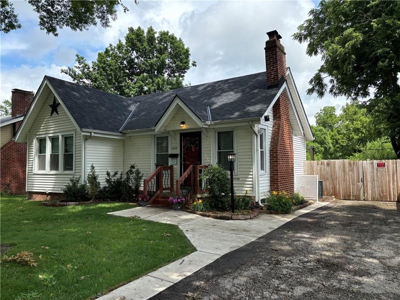 3123 Jules St, St Joseph, MO 64501