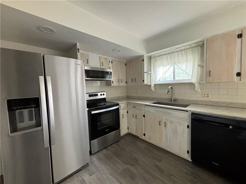 3123 Jules St, St Joseph, MO 64501