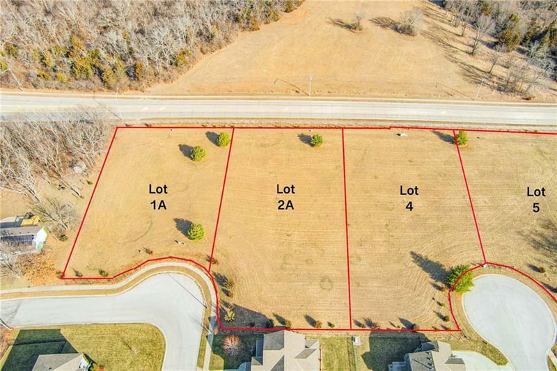 1700 Bluff St, Lee's Summit, MO 64086