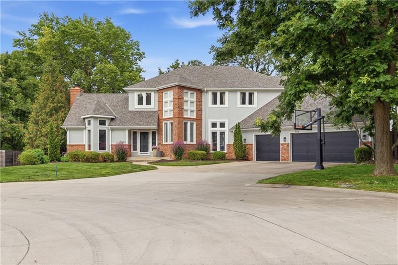 7505 El Monte Cir, Prairie Village, KS 66208