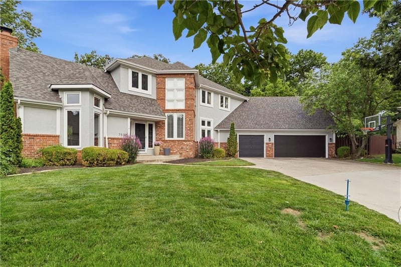 7505 El Monte Cir, Prairie Village, KS 66208