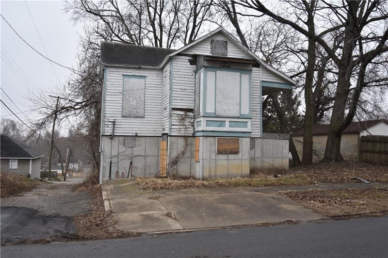 114 Saint Paul St, St Joseph, MO 64505
