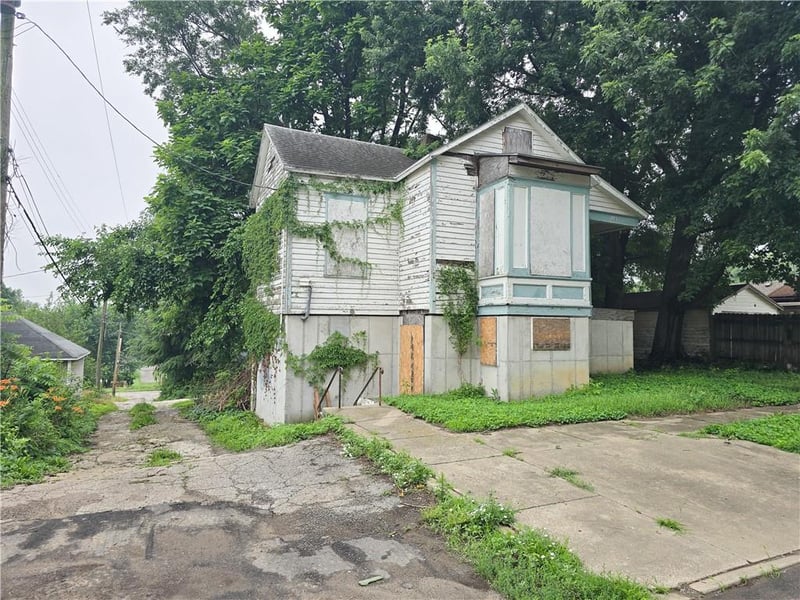 114 Saint Paul St, St Joseph, MO 64505