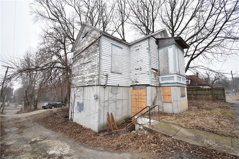 114 Saint Paul St, St Joseph, MO 64505