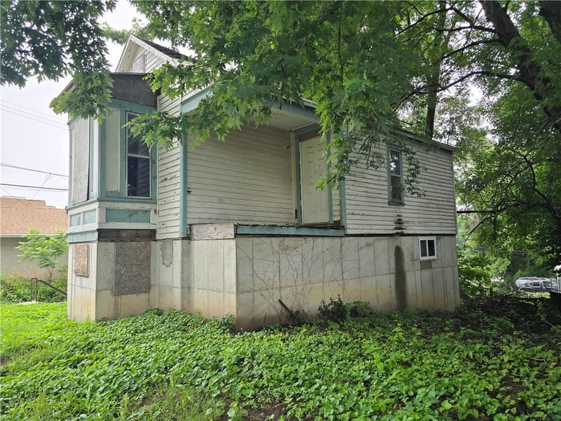 114 Saint Paul St, St Joseph, MO 64505