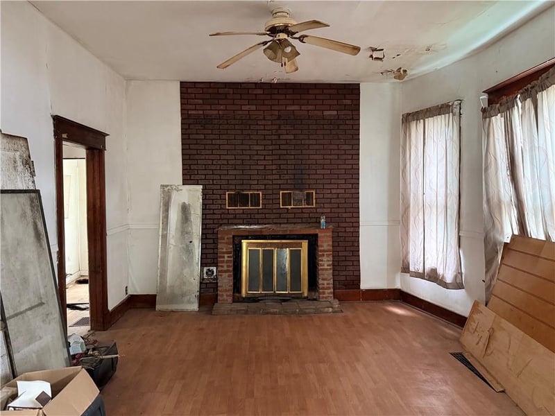 1321 Garfield Ave, St Joseph, MO 64503