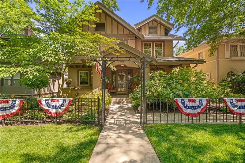 1008 W 71st Ter, Kansas City, MO 64114