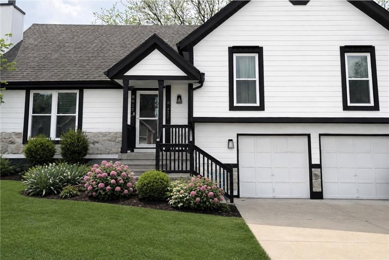 8017 149th St, Overland Park, KS 66223